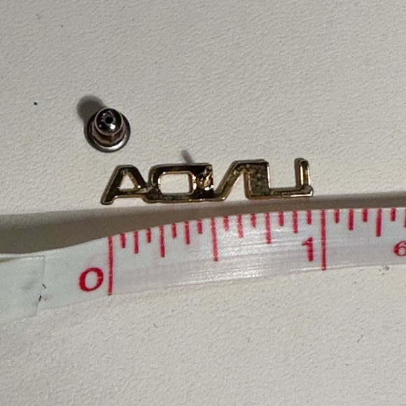 Linda Pin & Pendant Gold-tone - Picture 12 of 12